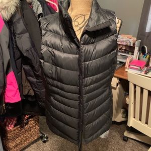 Women’s north face puffer vest